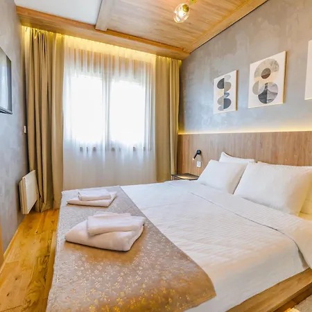 Albero Pino 兹拉蒂博尔