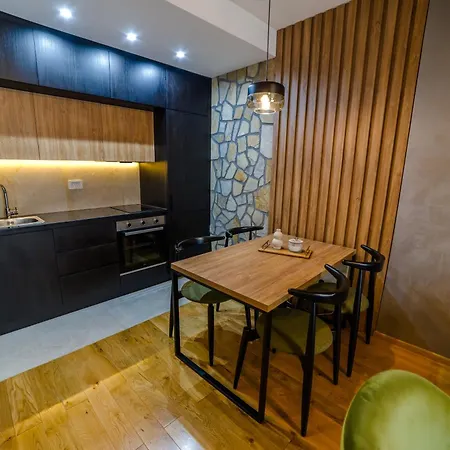 Albero Pino 兹拉蒂博尔